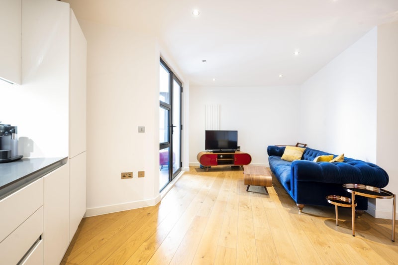 Flat Clare Street in Greater London