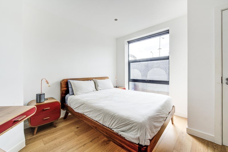 Flat Clare Street in Greater London