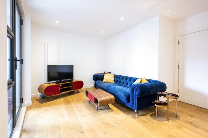 Flat Clare Street in Greater London