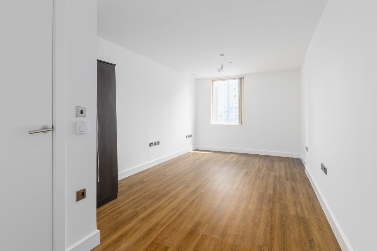 Flat Jerrard Street in Greater London