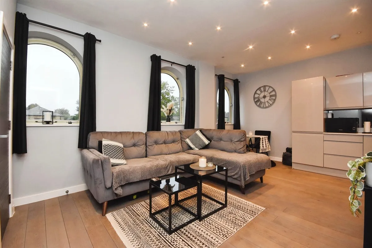 Flat Rainsford Road in Chelmsford