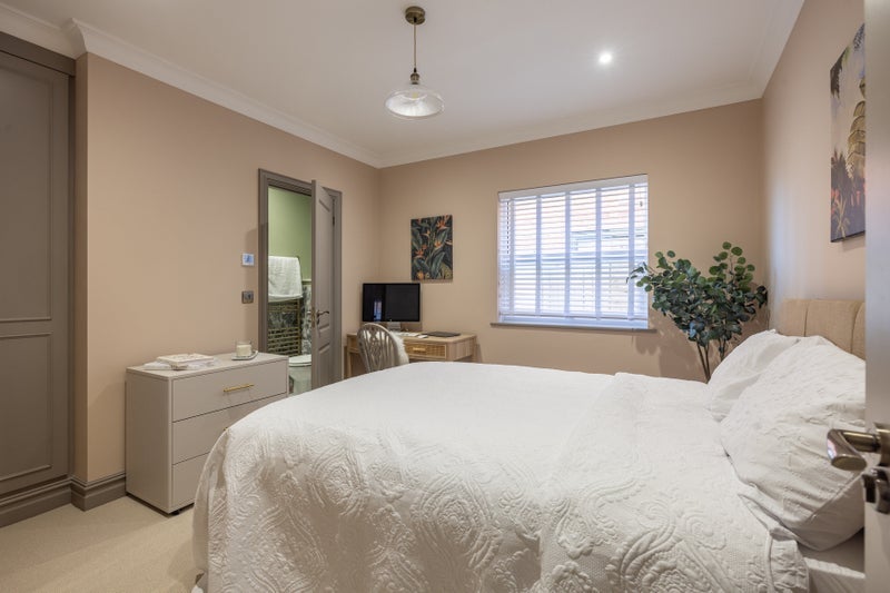 Room Felixstowe Road in Ipswich