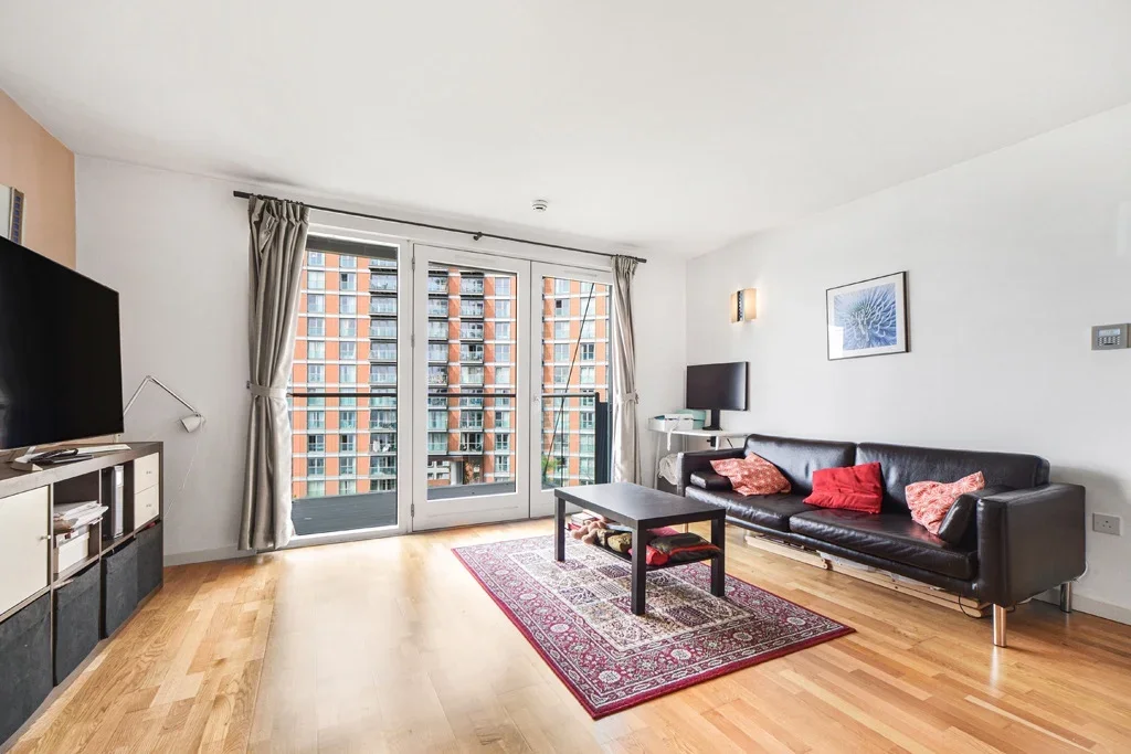 Flat Fairmont Avenue in Greater London