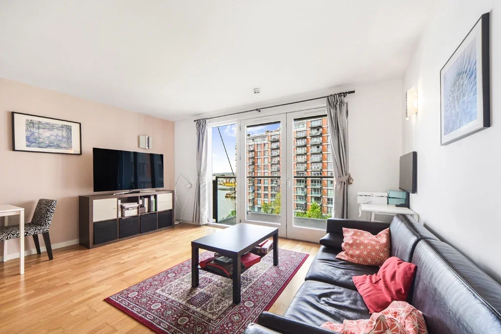 Flat Fairmont Avenue in Greater London