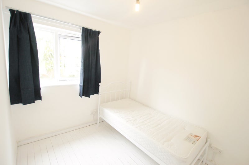 Room Richardson Close in Greater London