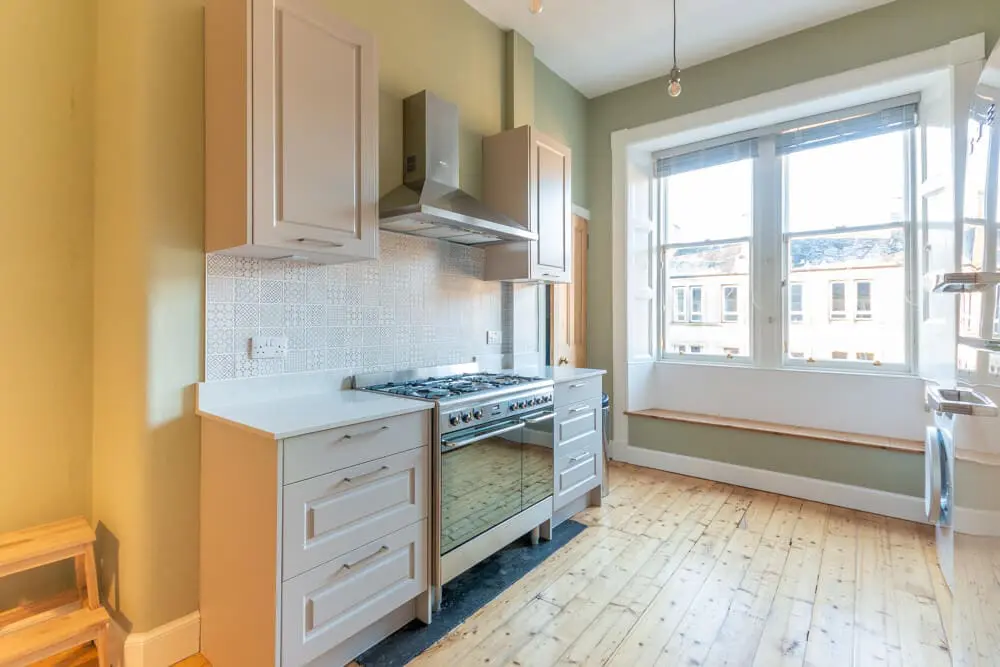 Flat Comely Bank Street in City of Edinburgh