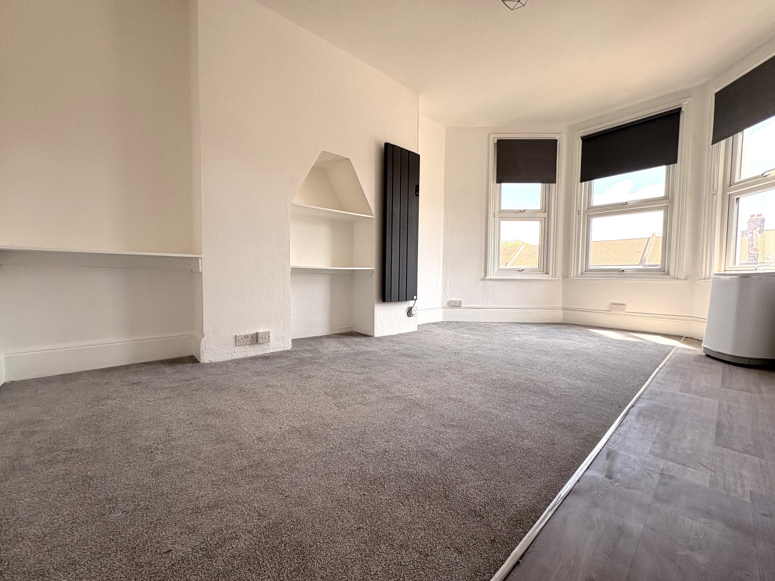 Flat Manor Road in Greater London