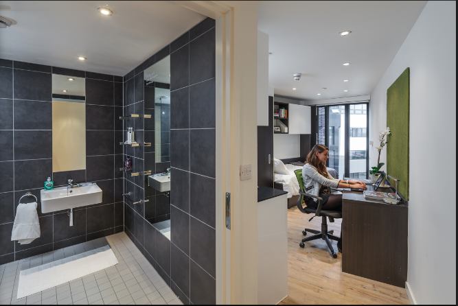 Room Westminster Bridge Road in Greater London