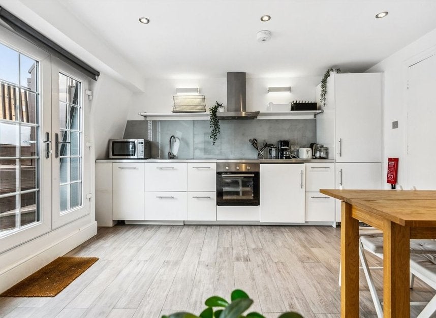 Flat Malvern Road in Greater London