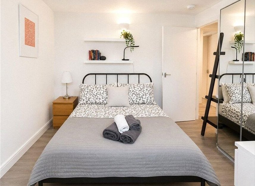 Flat Malvern Road in Greater London