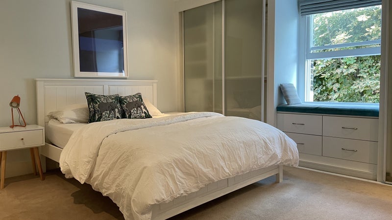 Room Humber Road in Greater London