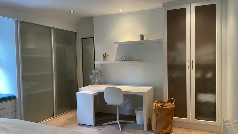Room Humber Road in Greater London