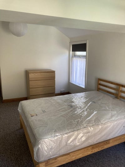 Room Stockland Street in Cardiff