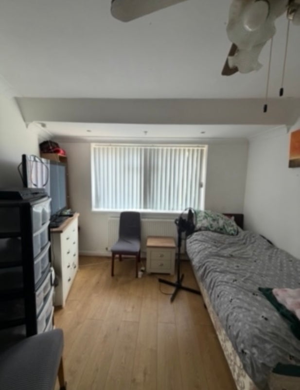Room Arnside Road in Cardiff