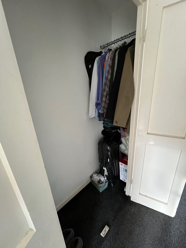 Room Smalley Close in Greater London