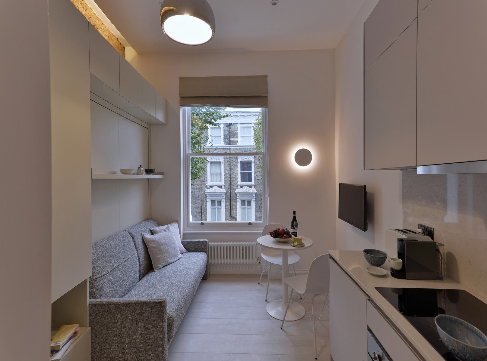 Flat Linden Gardens in Greater London