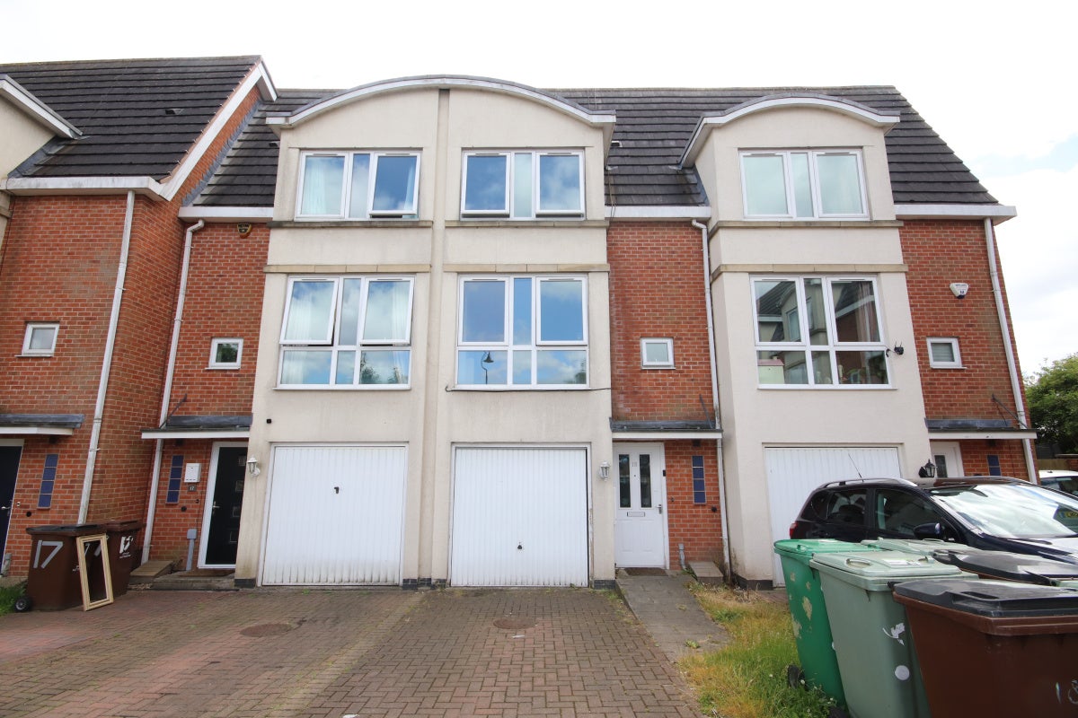 Flat Arnold Road in Nottingham