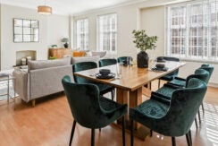 Flat Kensington High Street in Greater London