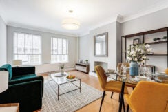 Flat Kensington High Street in Greater London