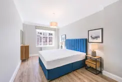 Flat Kensington High Street in Greater London