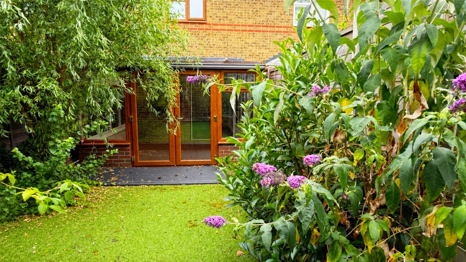 House Middlesborough Close in Stevenage