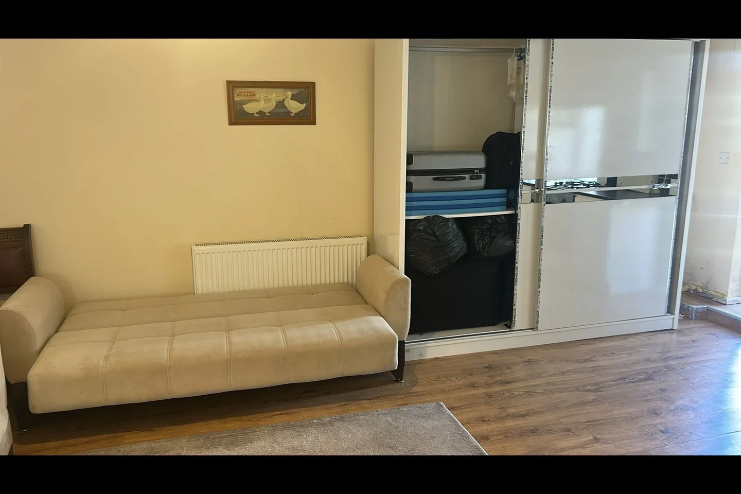 Room Parsloes Avenue in Greater London