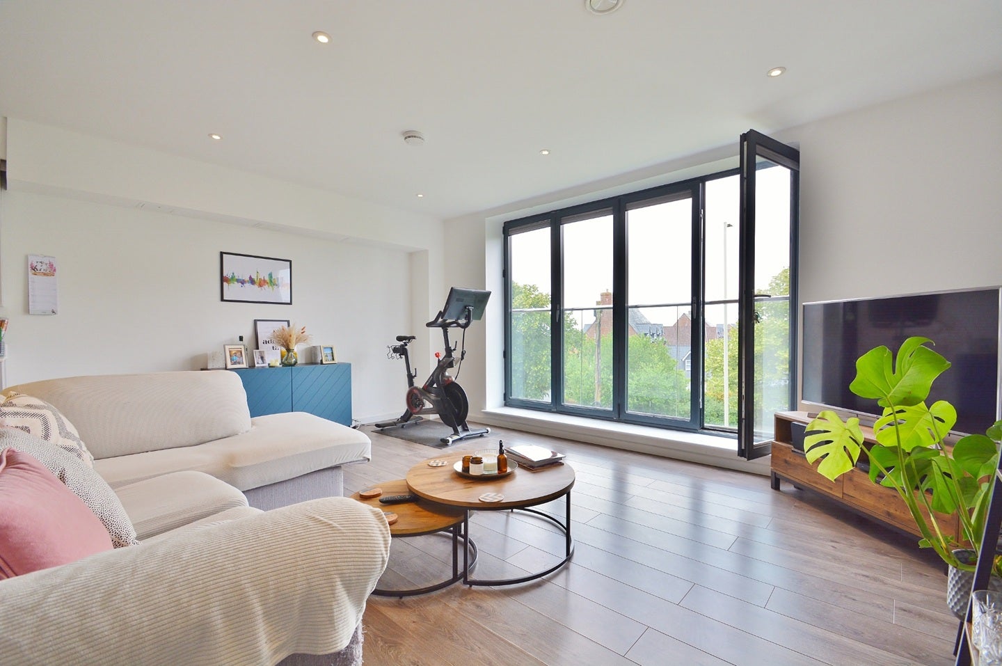 Flat Wenman Road in South Oxfordshire
