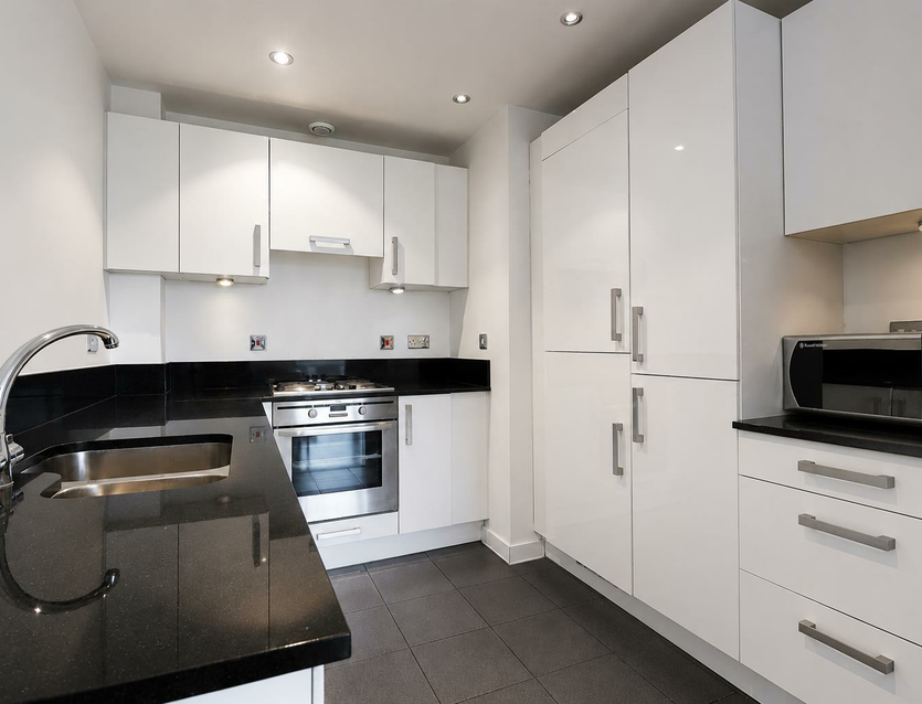 Flat Mercer Walk in Greater London