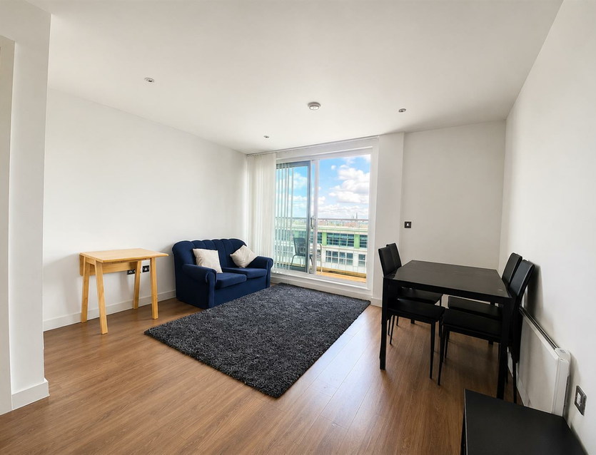 Flat Mercer Walk in Greater London
