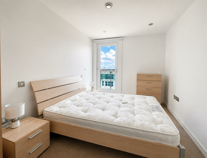 Flat Mercer Walk in Greater London