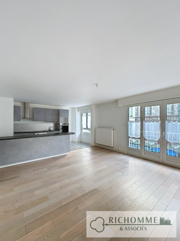 Flat Rue de l'Isle in Reims