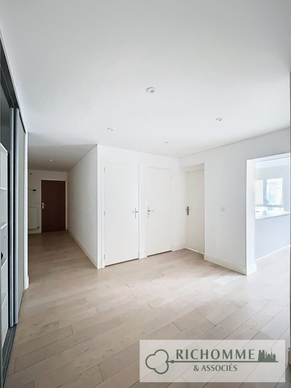 Flat Rue de l'Isle in Reims