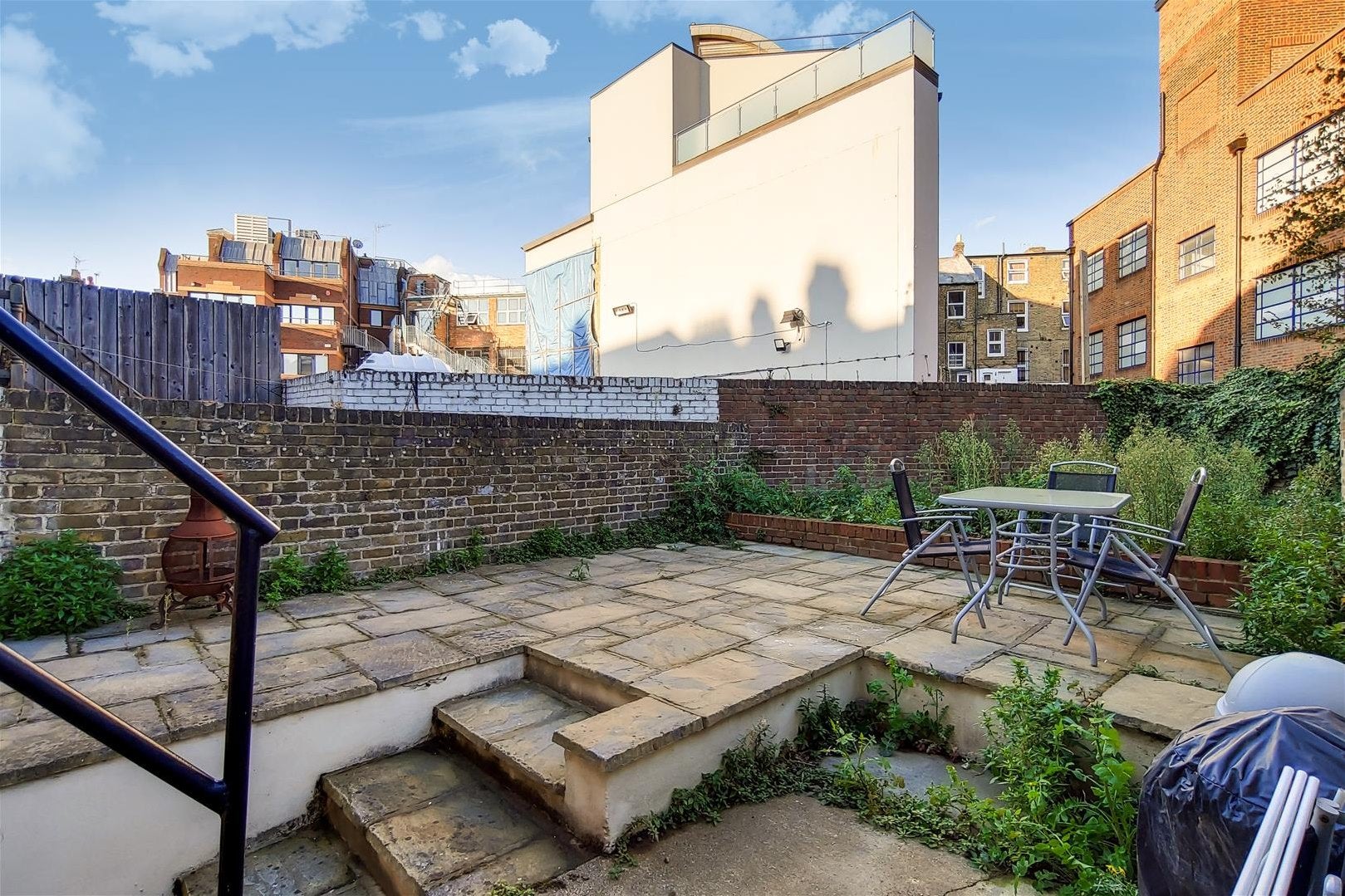 Flat Barclay Road in Greater London