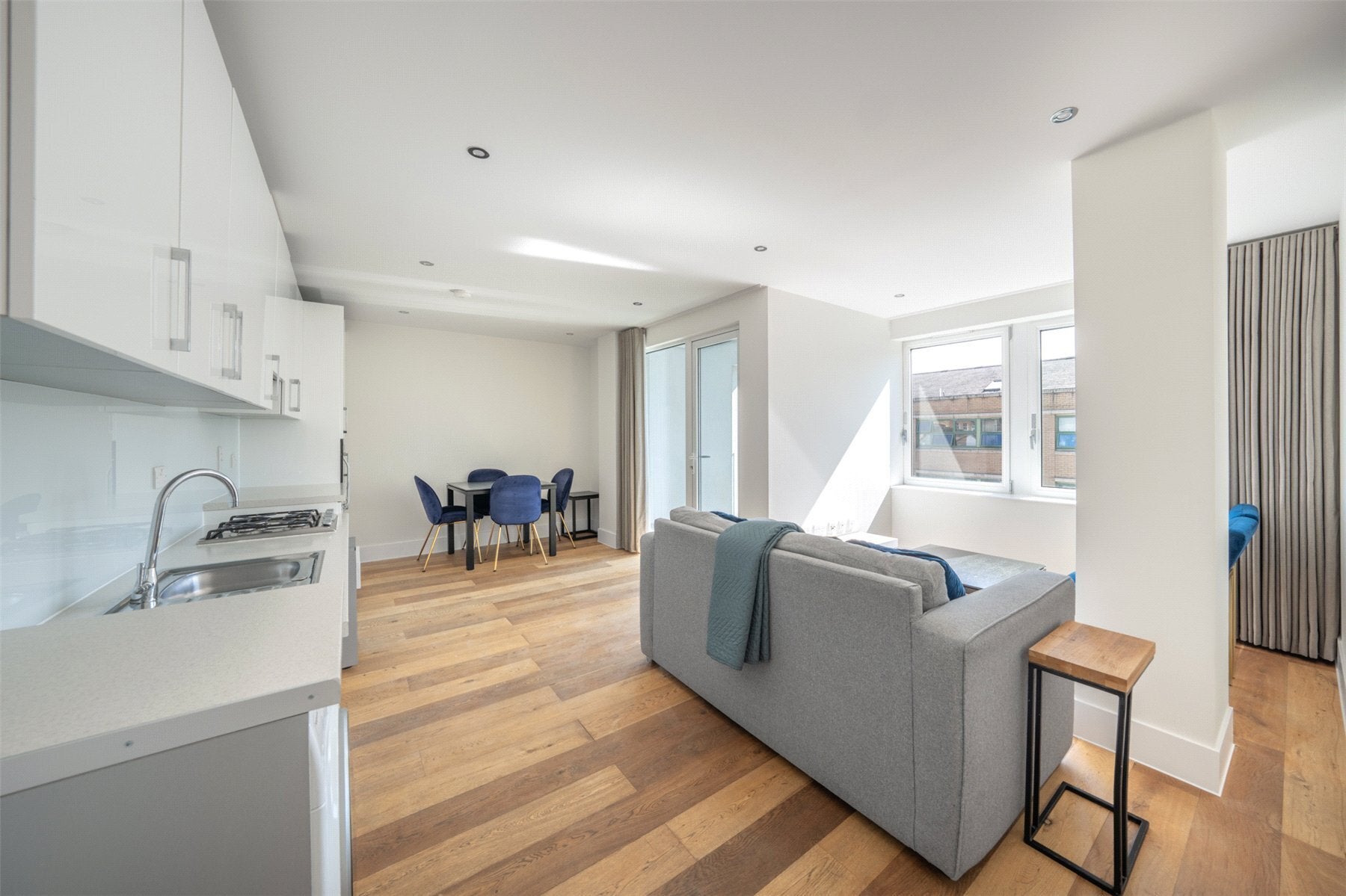 Flat Jamestown Road in Greater London