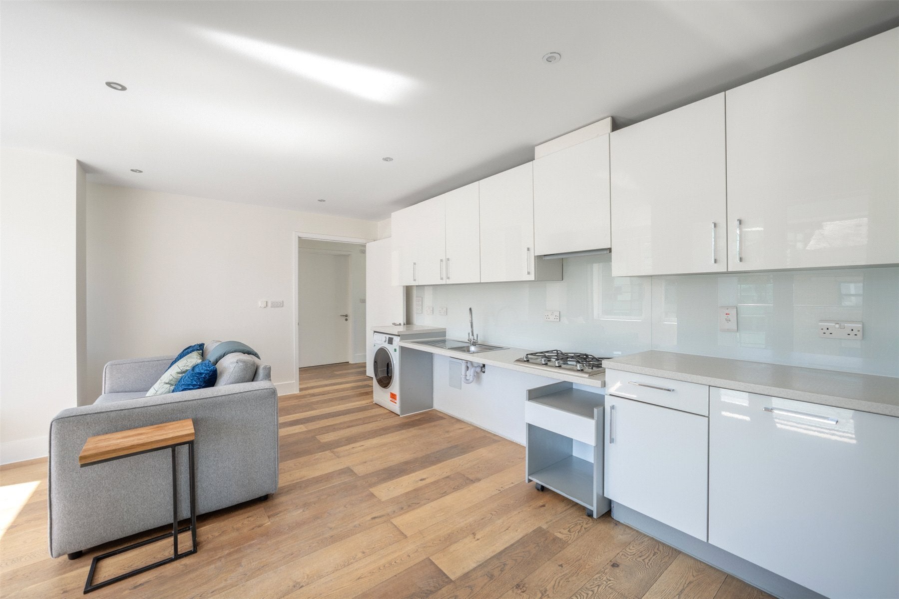 Flat Jamestown Road in Greater London