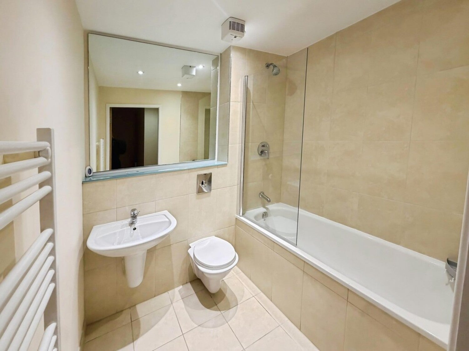 Flat Cunliffe Road in Bradford