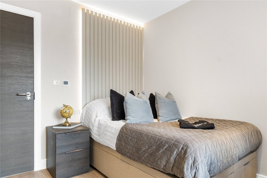 Room Selly Hill Road in Birmingham