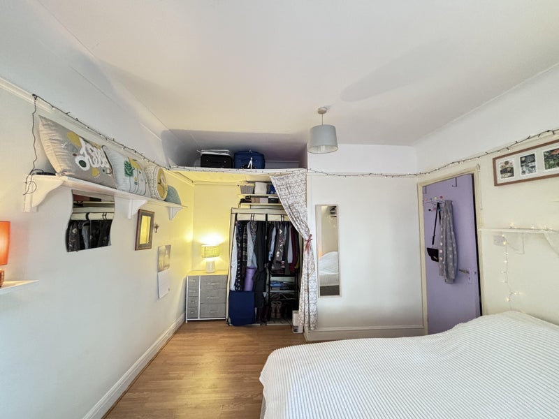 Room Crowland Road in Greater London