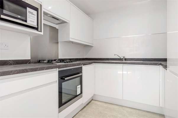 Flat Crosswall in City of London