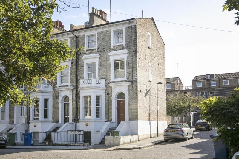 Room Graces Road in Greater London