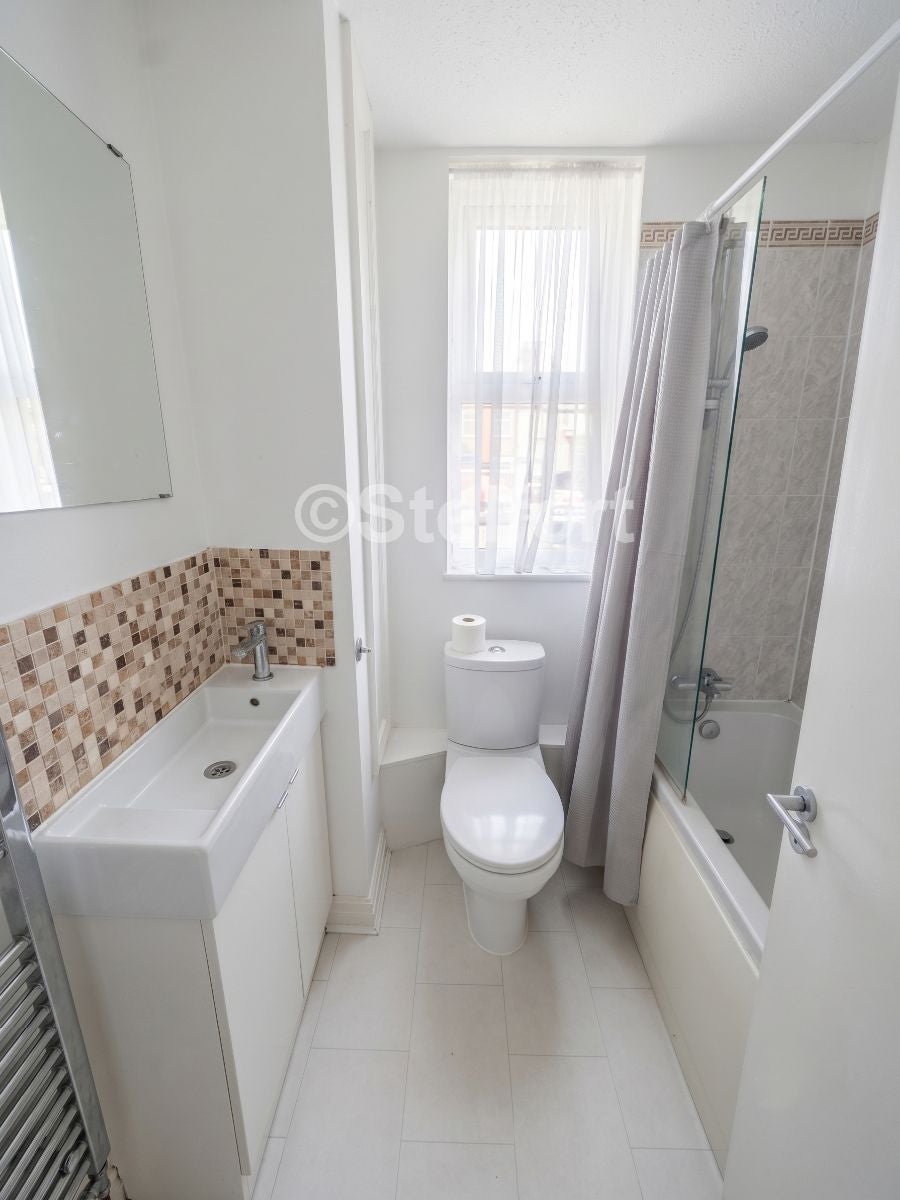 Flat Elmgreen Close in Greater London