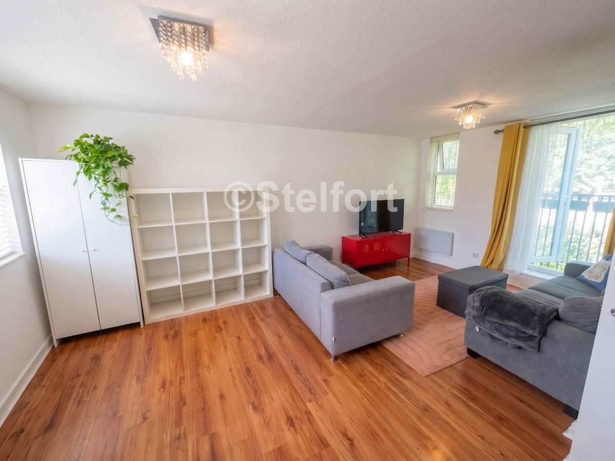 Flat Elmgreen Close in Greater London