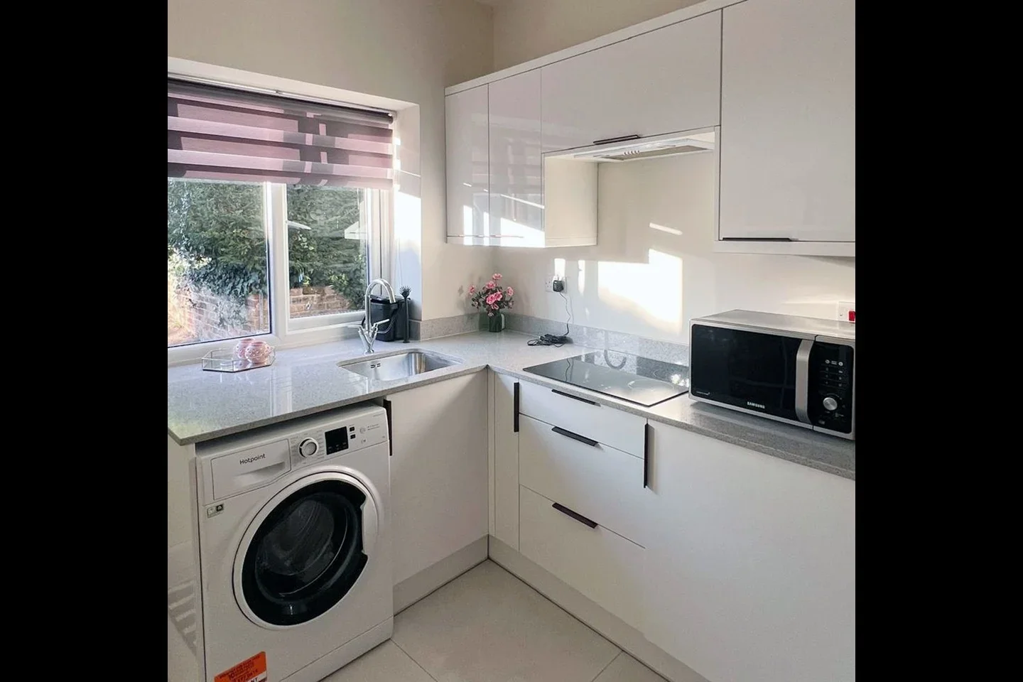 Room Woodcote Grove Road in Greater London