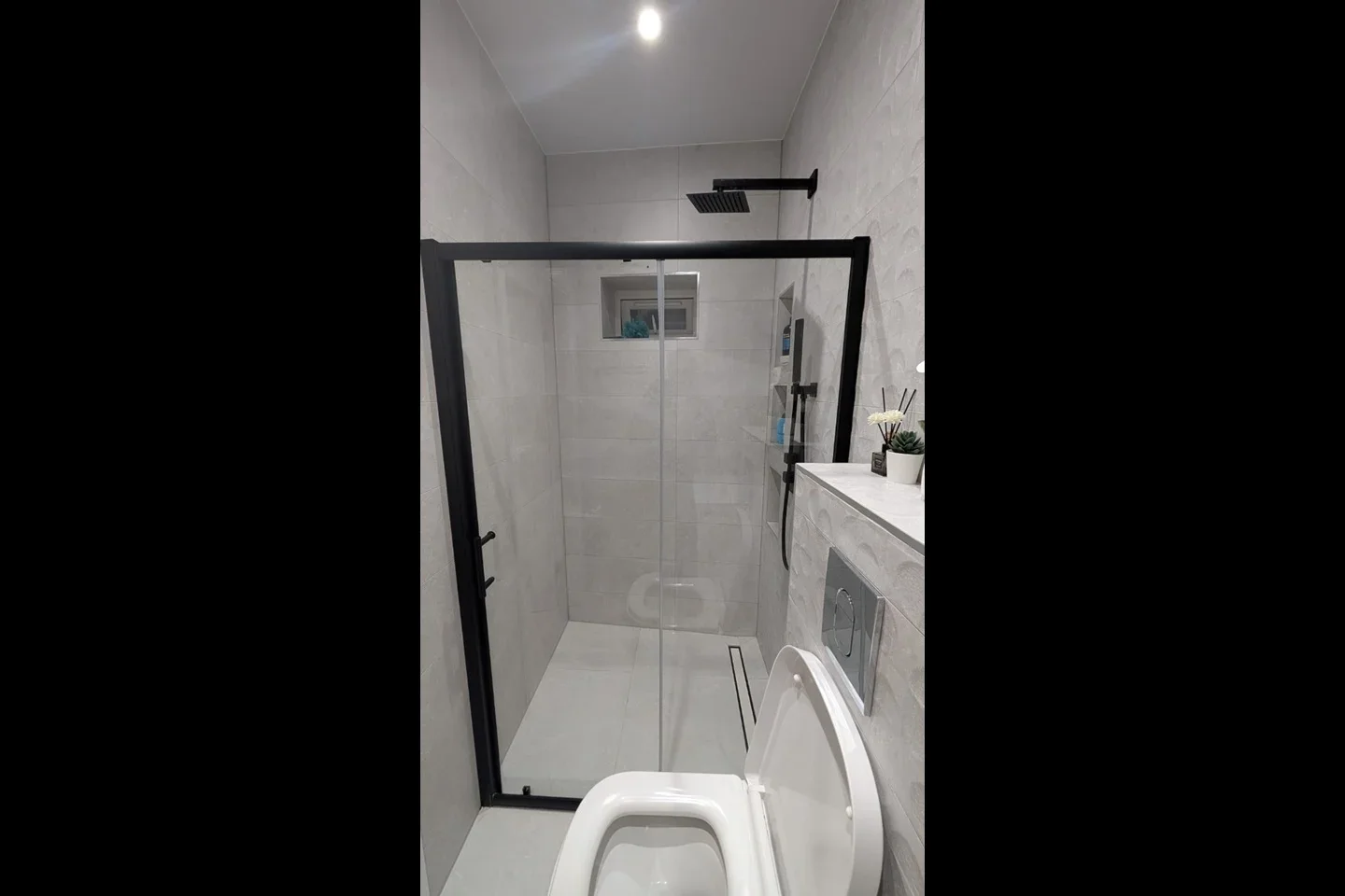 Room Woodcote Grove Road in Greater London