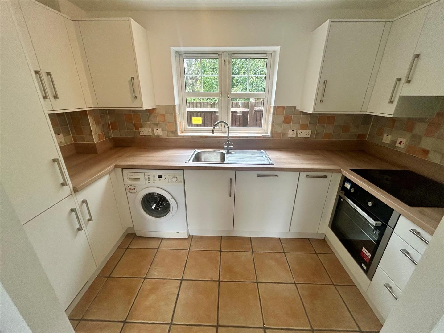 Flat Ridgemont Place in London