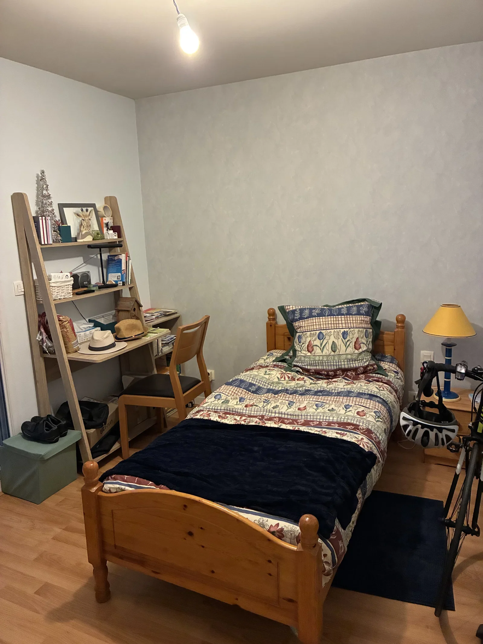 Room Rue Robert Garnier in La Ferté-Bernard