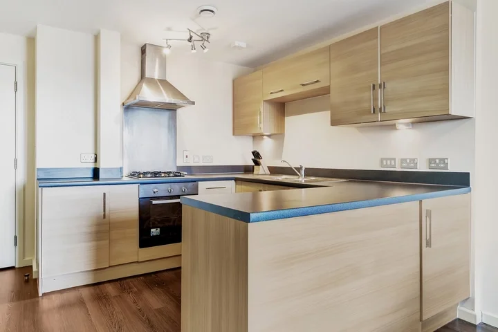Flat Lankaster Gardens in Greater London