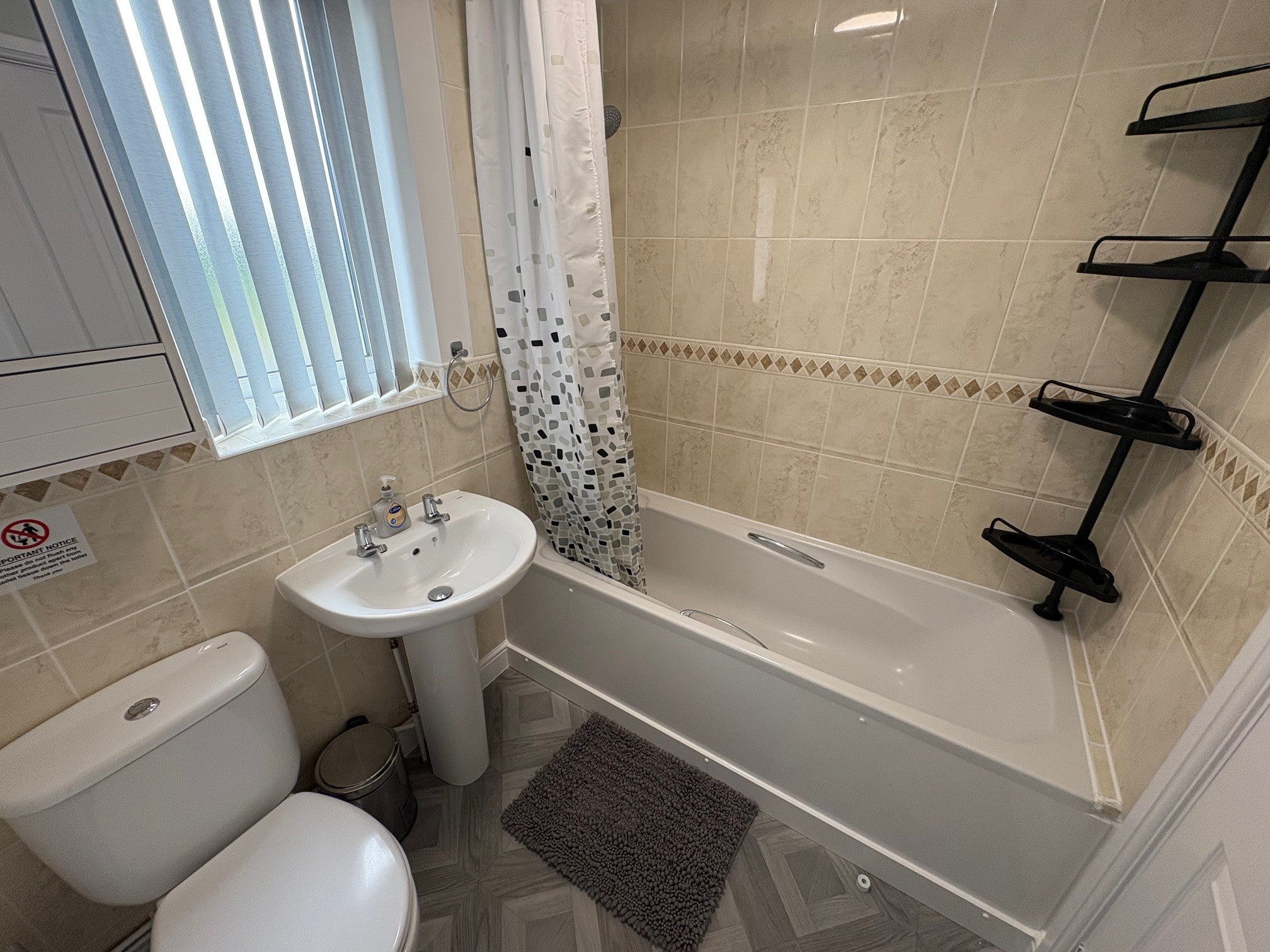 Room Chepstow Road in Corby