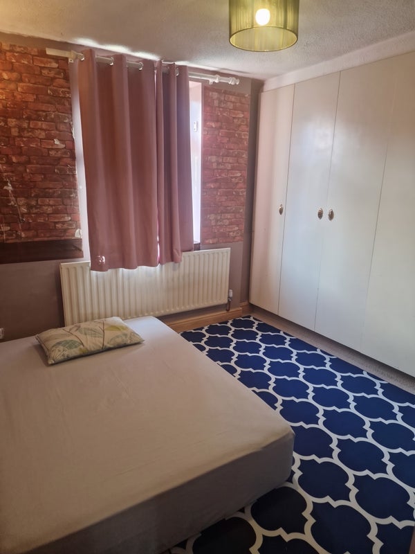 Room Nowell Grove in Leeds