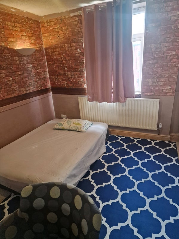 Room Nowell Grove in Leeds
